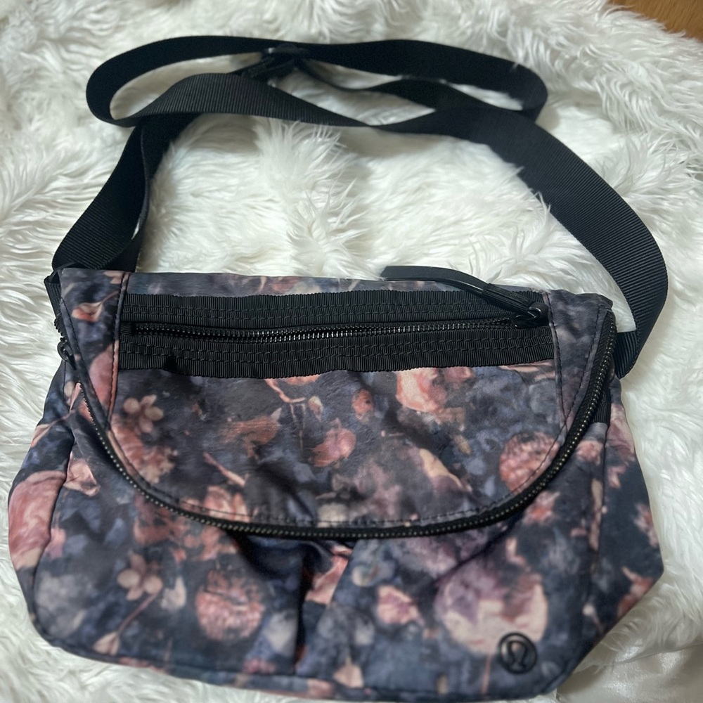 Lululemon Festival Bag Frosted Rose Multi Black Cross-Body
